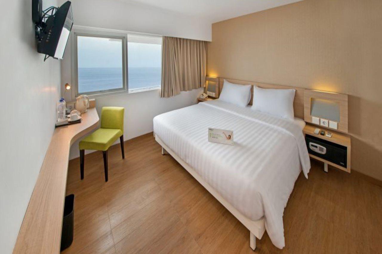Whiz Prime Hotel Megamas Manado Exteriér fotografie