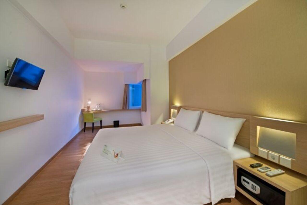 Whiz Prime Hotel Megamas Manado Exteriér fotografie