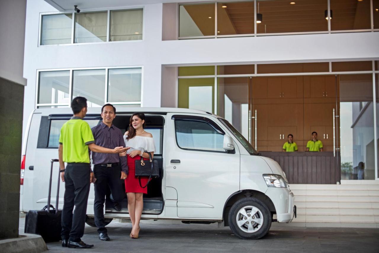 Whiz Prime Hotel Megamas Manado Exteriér fotografie