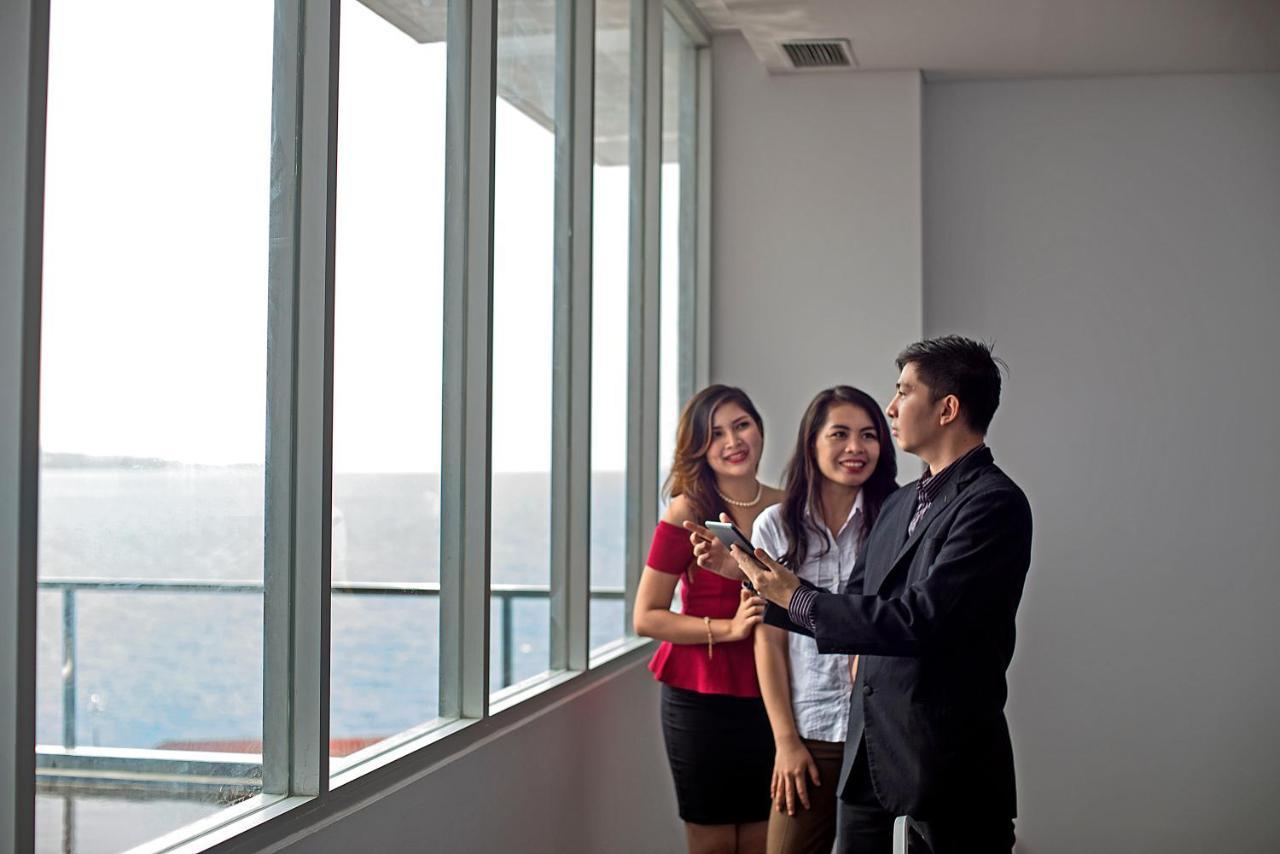 Whiz Prime Hotel Megamas Manado Exteriér fotografie